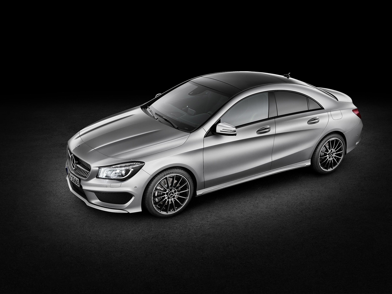 Metallic Mercedes Benz CLA for 1600 x 1200 resolution