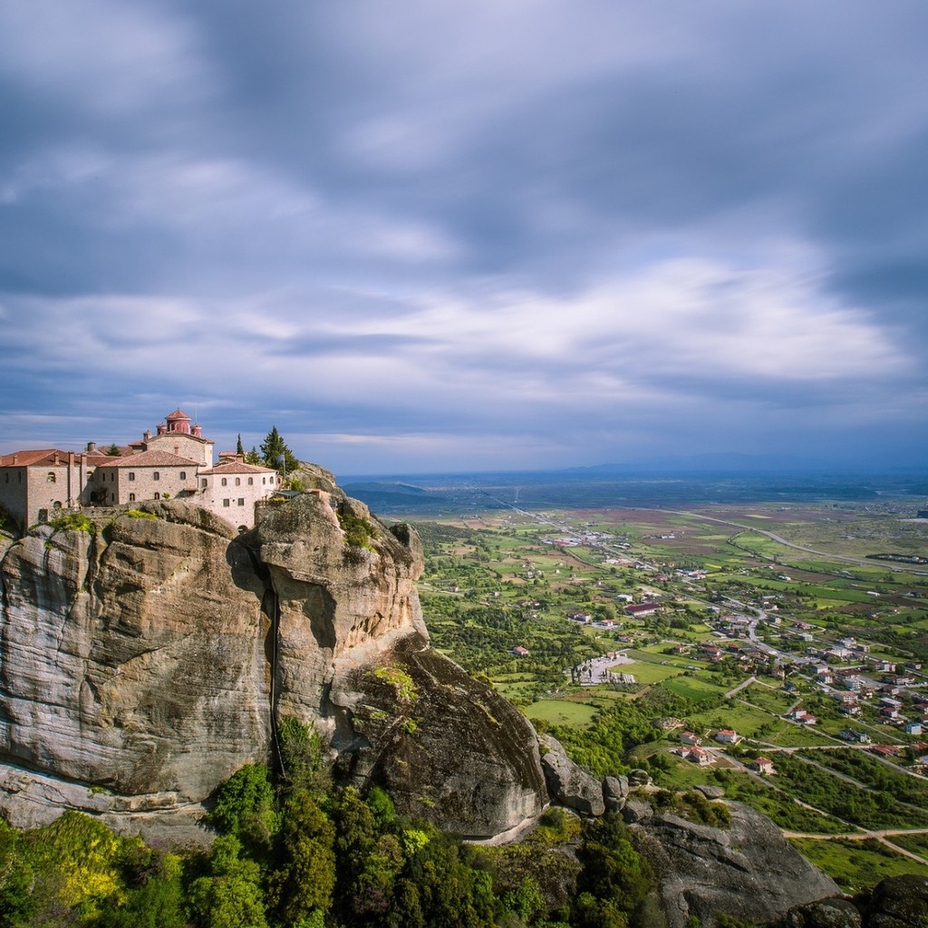 Meteora Greece Landscape for 1024 x 1024 iPad resolution