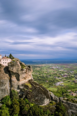 Meteora Greece Landscape for 320 x 480 iPhone resolution