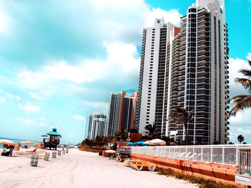 Miami for 1024 x 768 resolution
