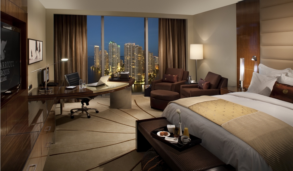 Miami Florida Hotel Room for 1024 x 600 widescreen resolution