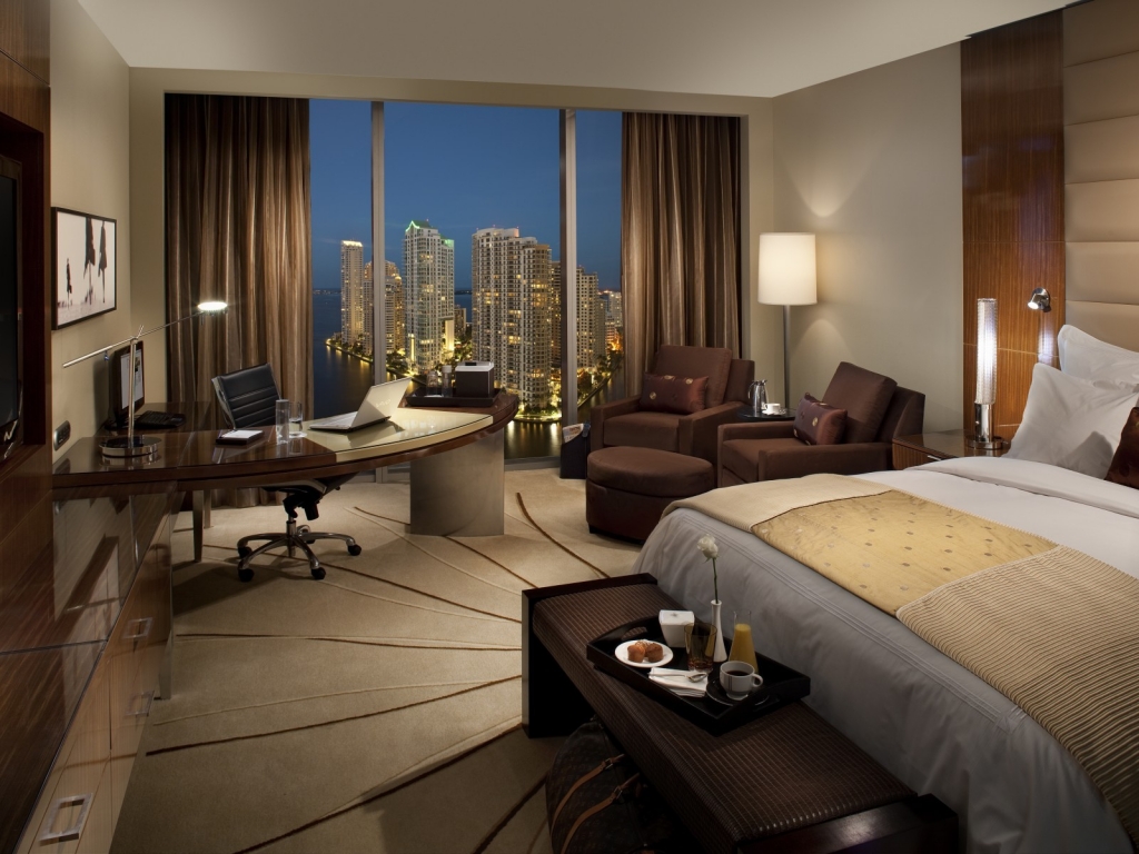 Miami Florida Hotel Room for 1024 x 768 resolution