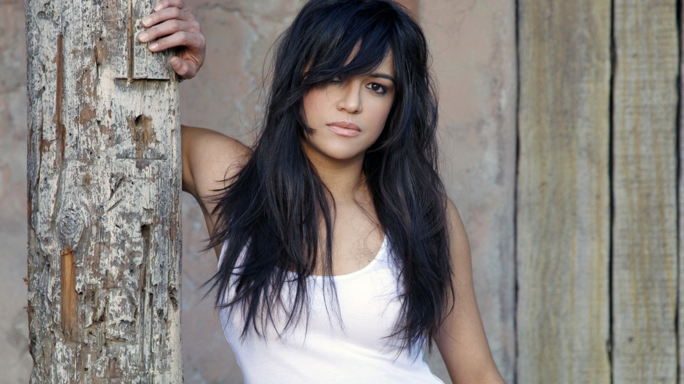 Michelle Rodriguez for 1366 x 768 HDTV resolution