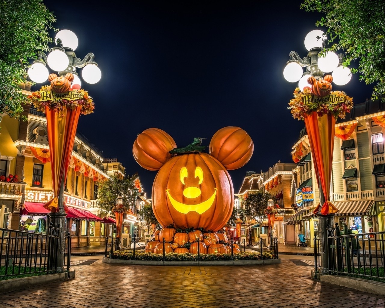 Mickey Mouse Pumpkin for 1280 x 1024 resolution