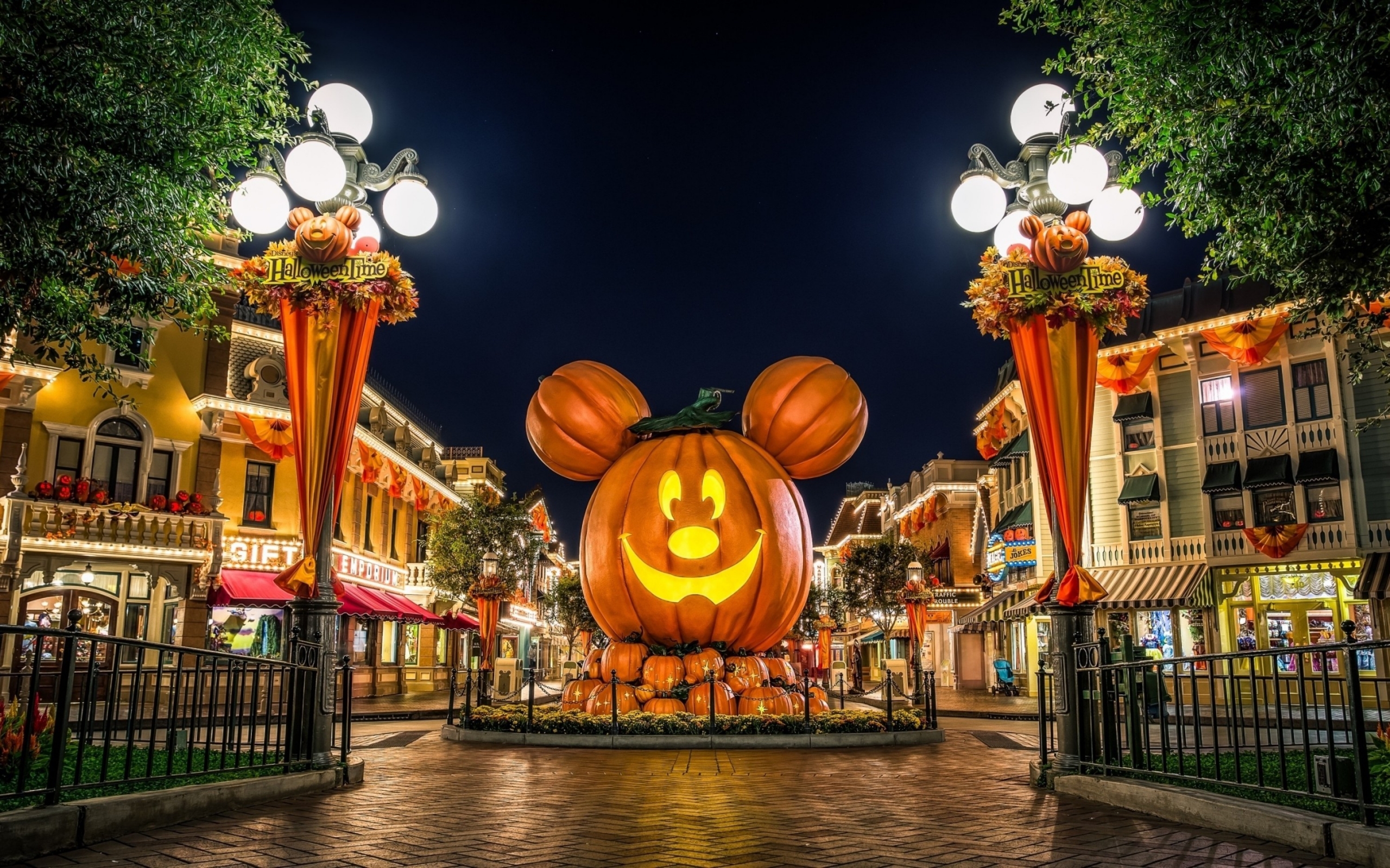 Mickey Mouse Pumpkin for 2560 x 1600 widescreen resolution