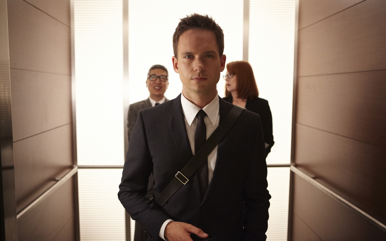 Mike Ross Suits for 1280 x 800 widescreen resolution
