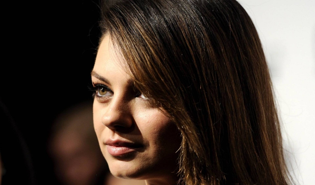 Mila Kunis Close Up for 1024 x 600 widescreen resolution