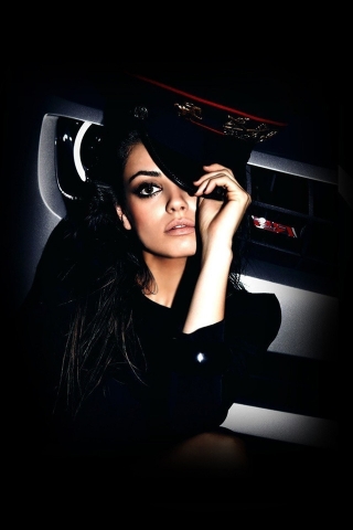 Mila Kunis Look for 320 x 480 iPhone resolution