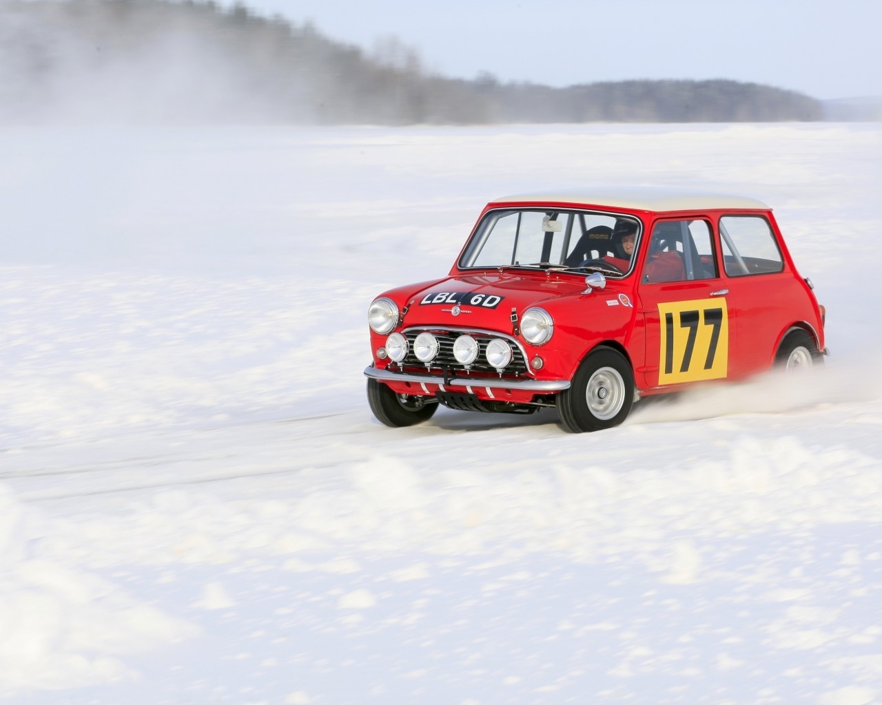 Mini Snow Race for 1280 x 1024 resolution