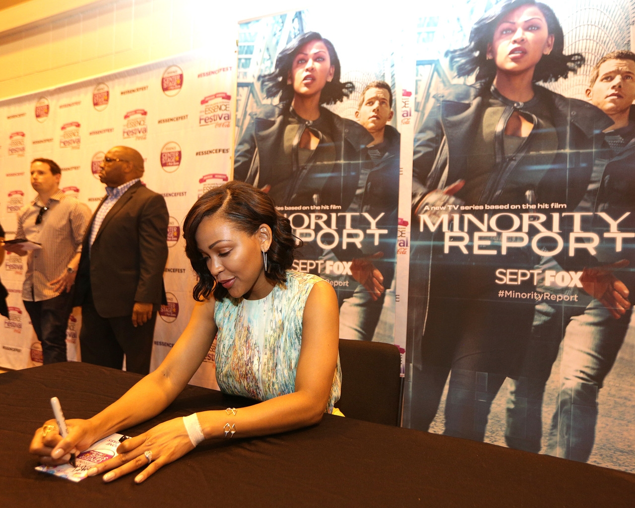 Minority Report Autograph Session for 1280 x 1024 resolution
