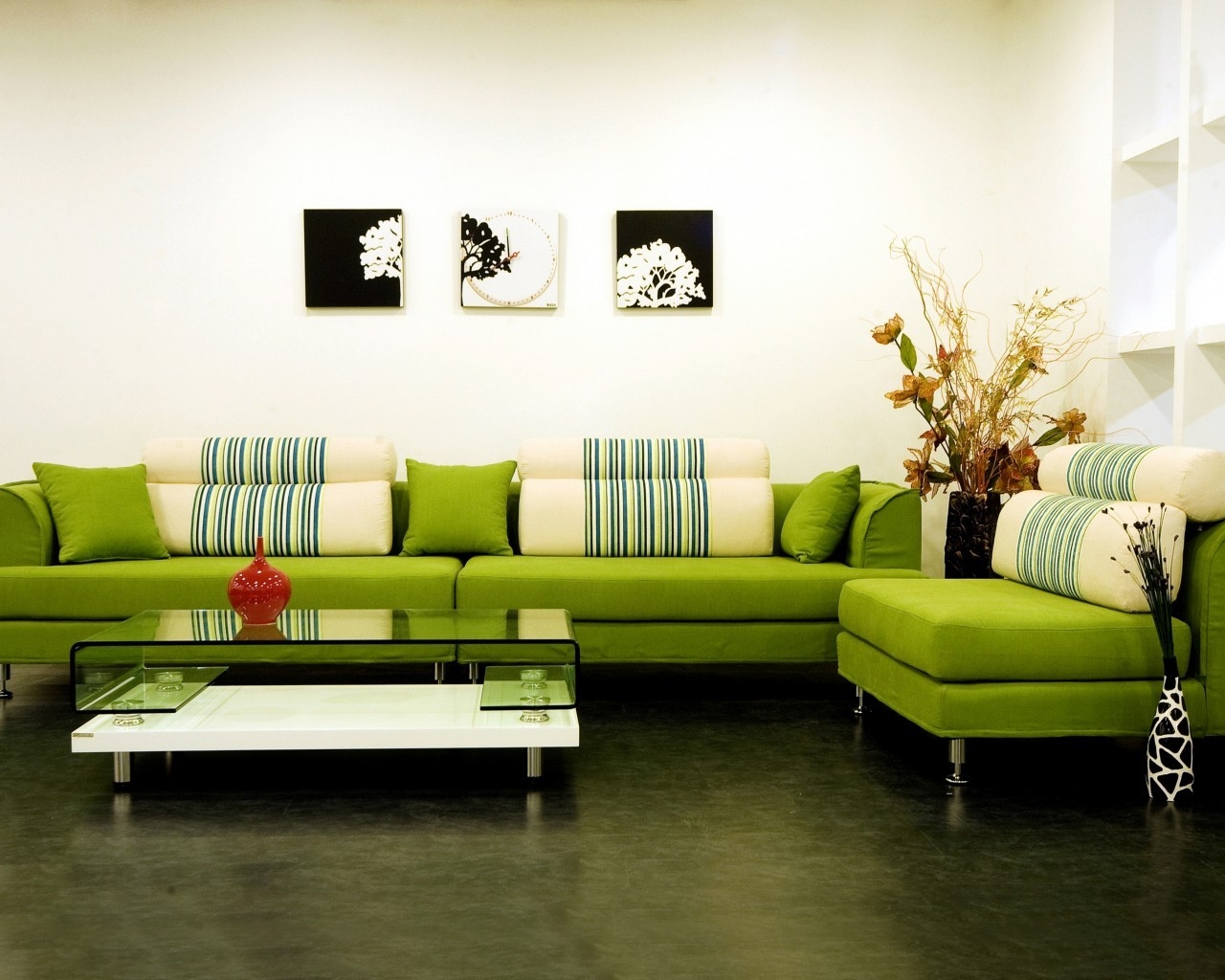Modern Green Sofa for 1280 x 1024 resolution