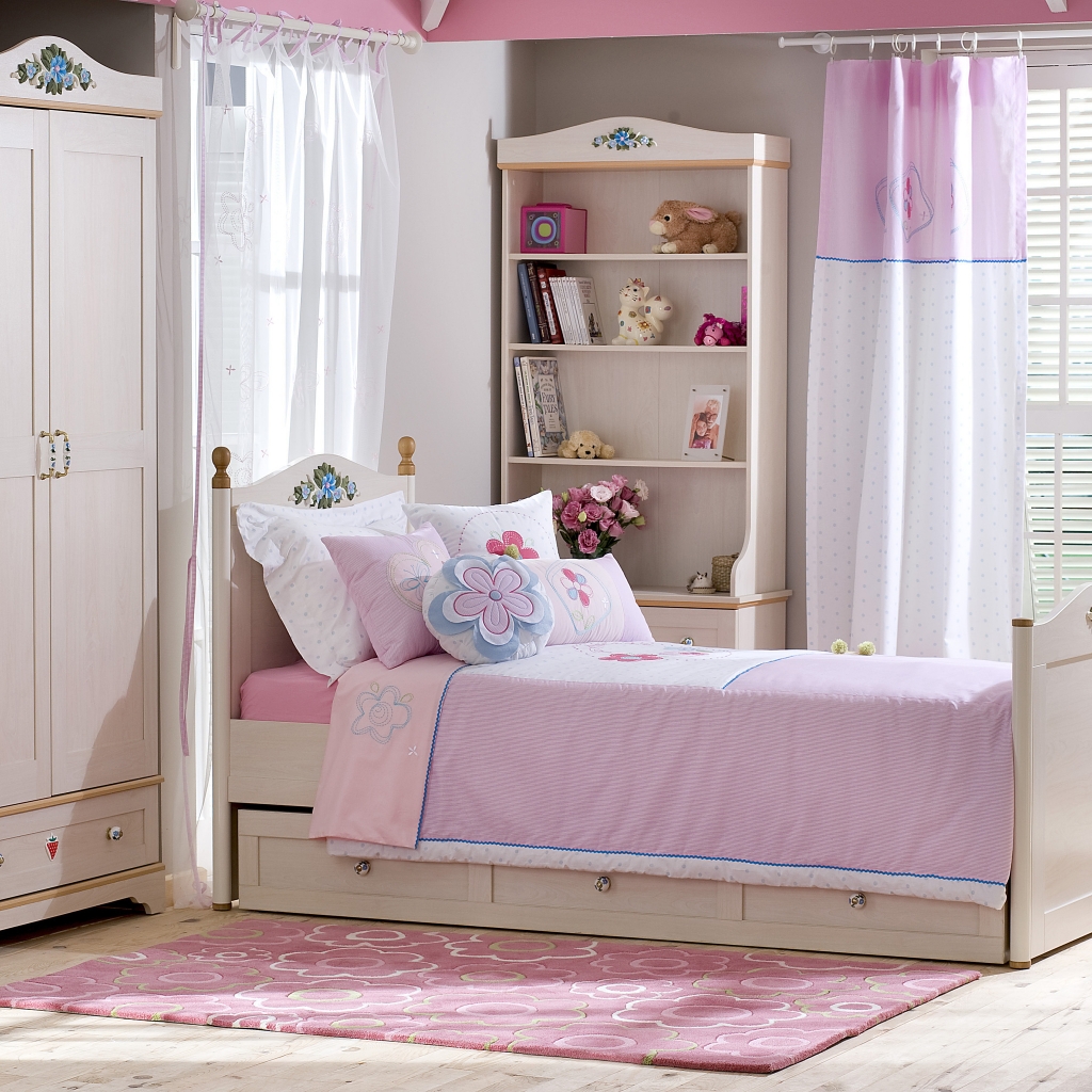 Modern Pink Bedroom for 1024 x 1024 iPad resolution