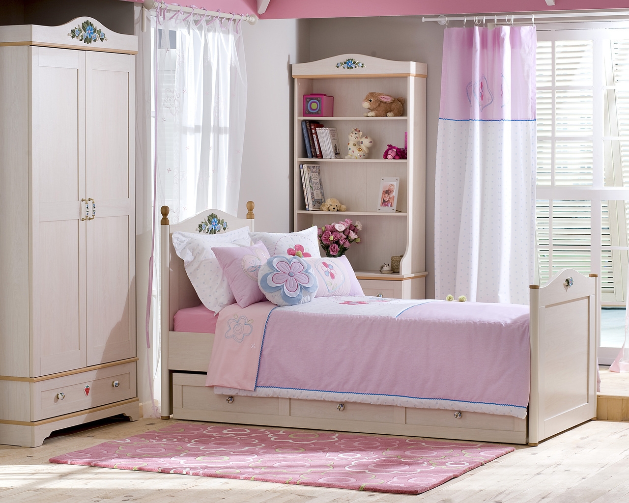 Modern Pink Bedroom for 1280 x 1024 resolution