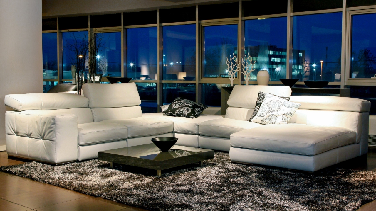 Modern White Sofa for 1280 x 720 HDTV 720p resolution