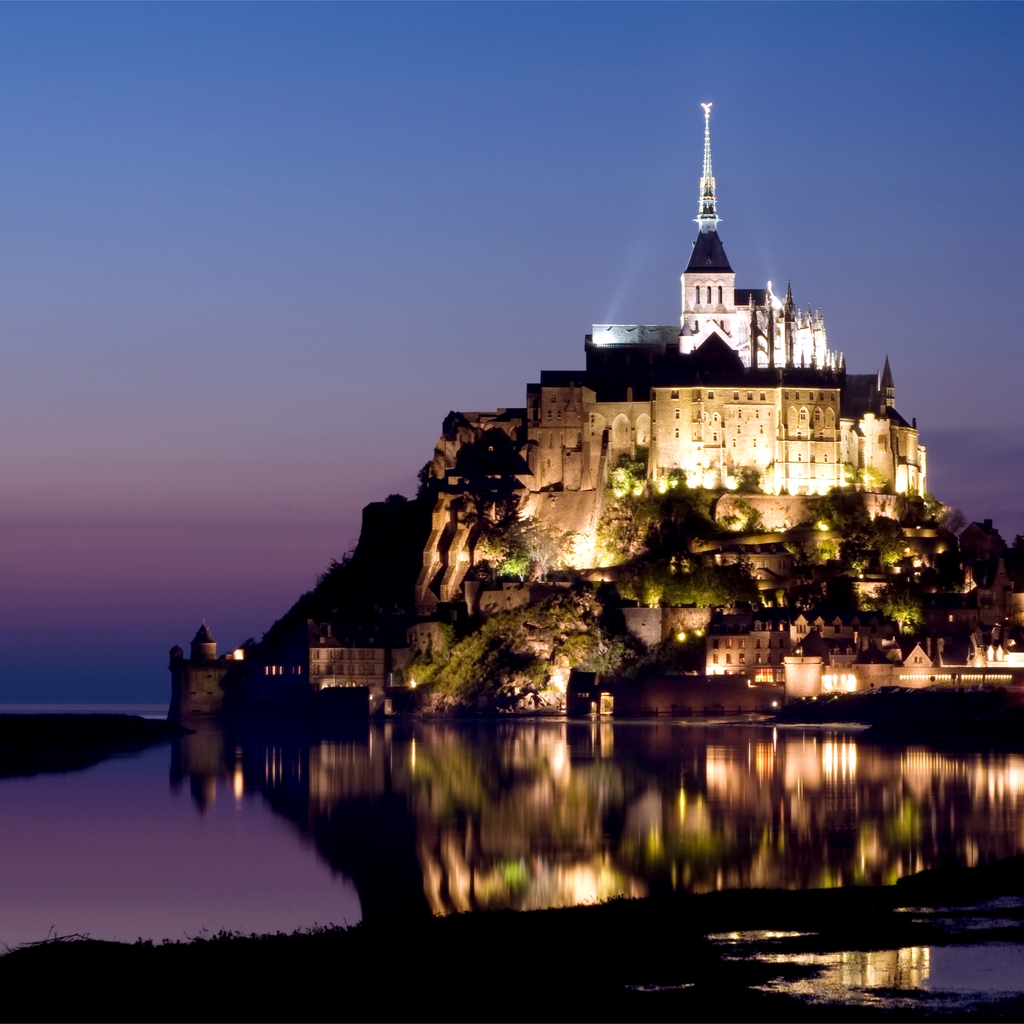 Mont Saint Michel for 1024 x 1024 iPad resolution
