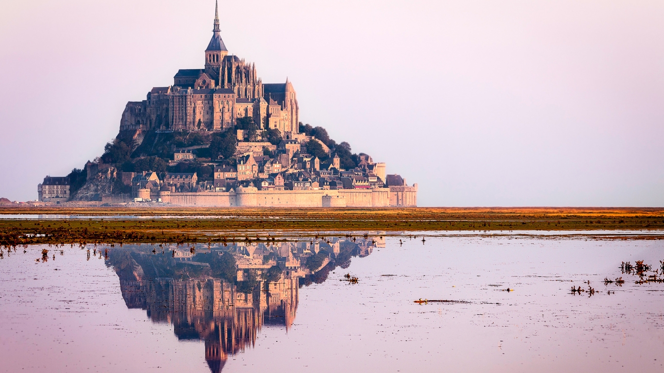 Mont Saint Michel Castle for 1366 x 768 HDTV resolution