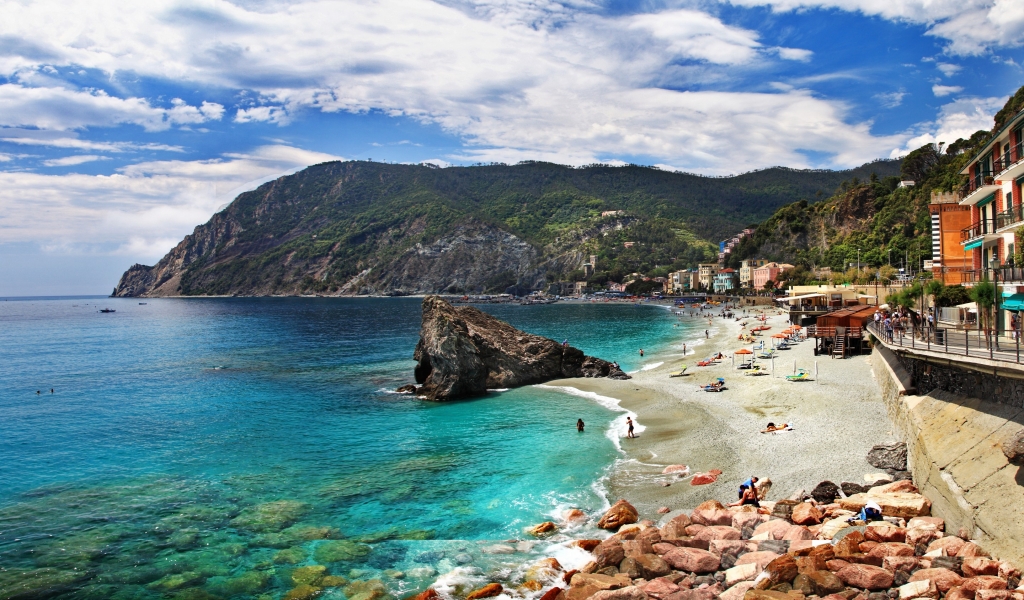 Monterosso al Mare Cinque Terre for 1024 x 600 widescreen resolution