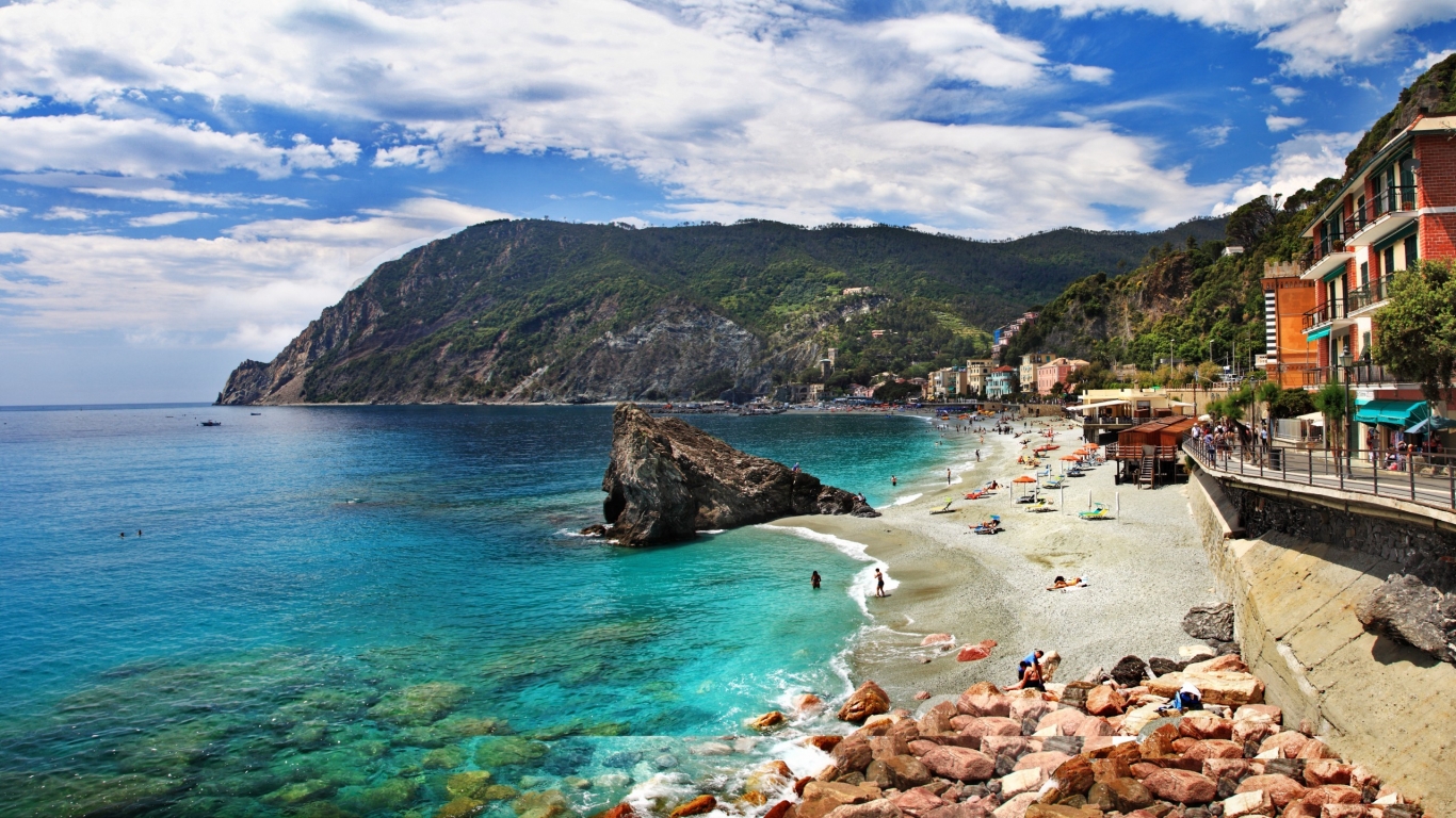 Monterosso al Mare Cinque Terre for 1366 x 768 HDTV resolution