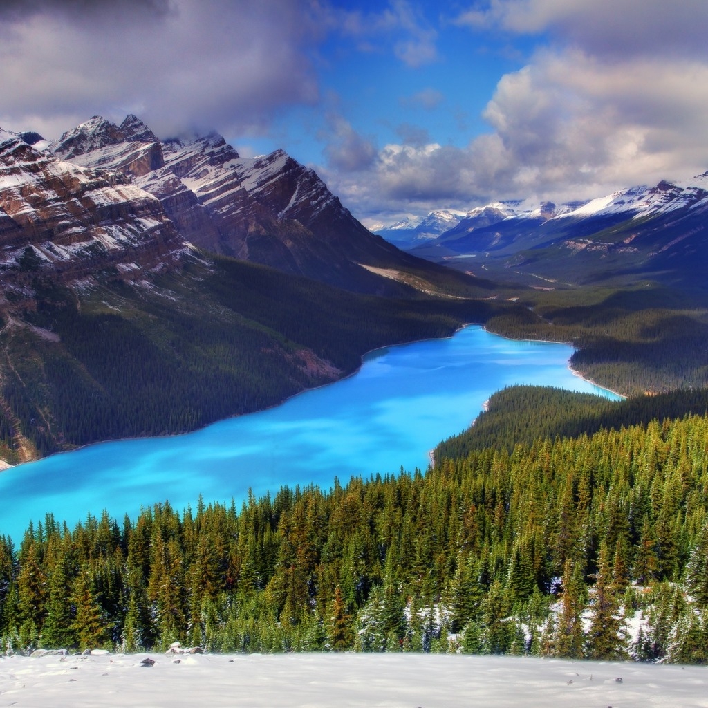 Moraine Lake Canada for 1024 x 1024 iPad resolution