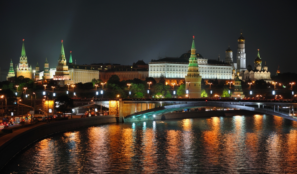 Moscow Night Lights for 1024 x 600 widescreen resolution