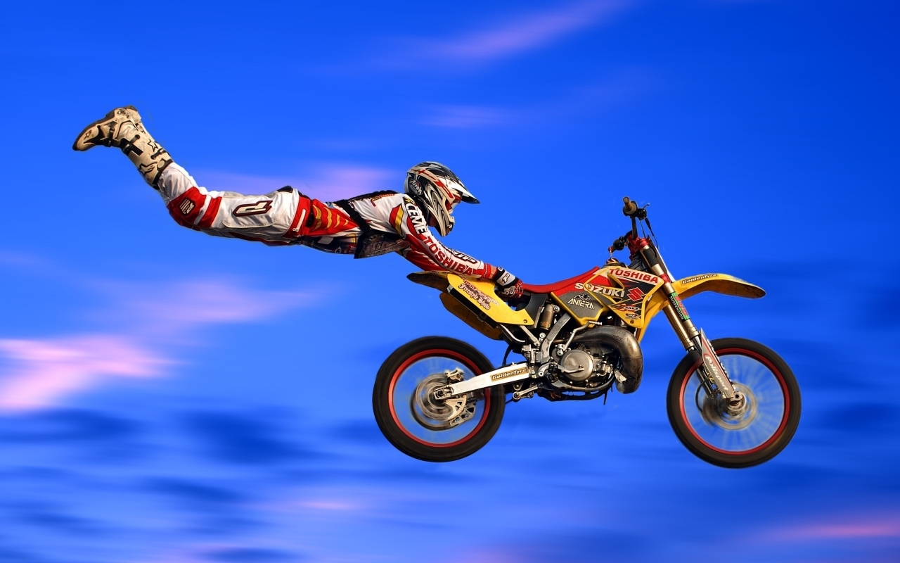 Moto Acrobatic Figure for 1280 x 800 widescreen resolution