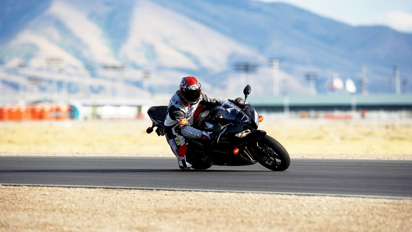 Moto Race for 1366 x 768 HDTV resolution