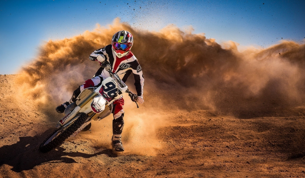 Motocross Racing for 1024 x 600 widescreen resolution