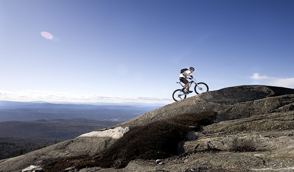 Mountain Bike Race for 1024 x 600 widescreen resolution