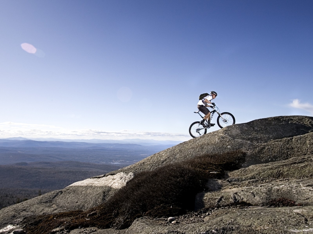 Mountain Bike Race for 1024 x 768 resolution