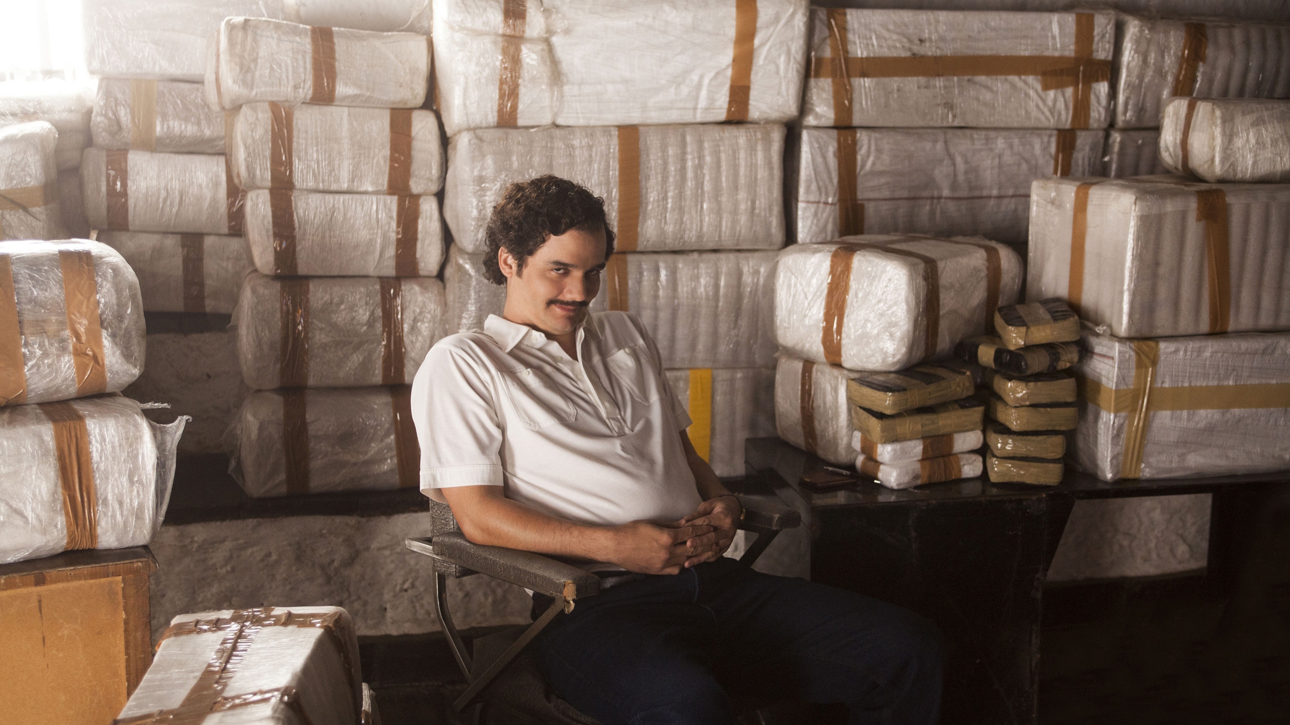 Narcos Pablo Escobar for 2560x1440 HDTV resolution