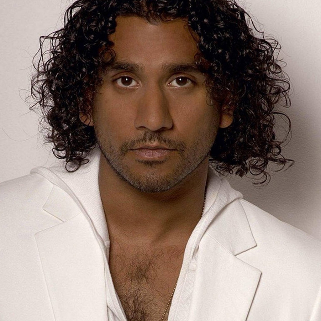 Naveen Andrews for 1024 x 1024 iPad resolution