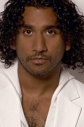 Naveen Andrews for 320 x 480 iPhone resolution