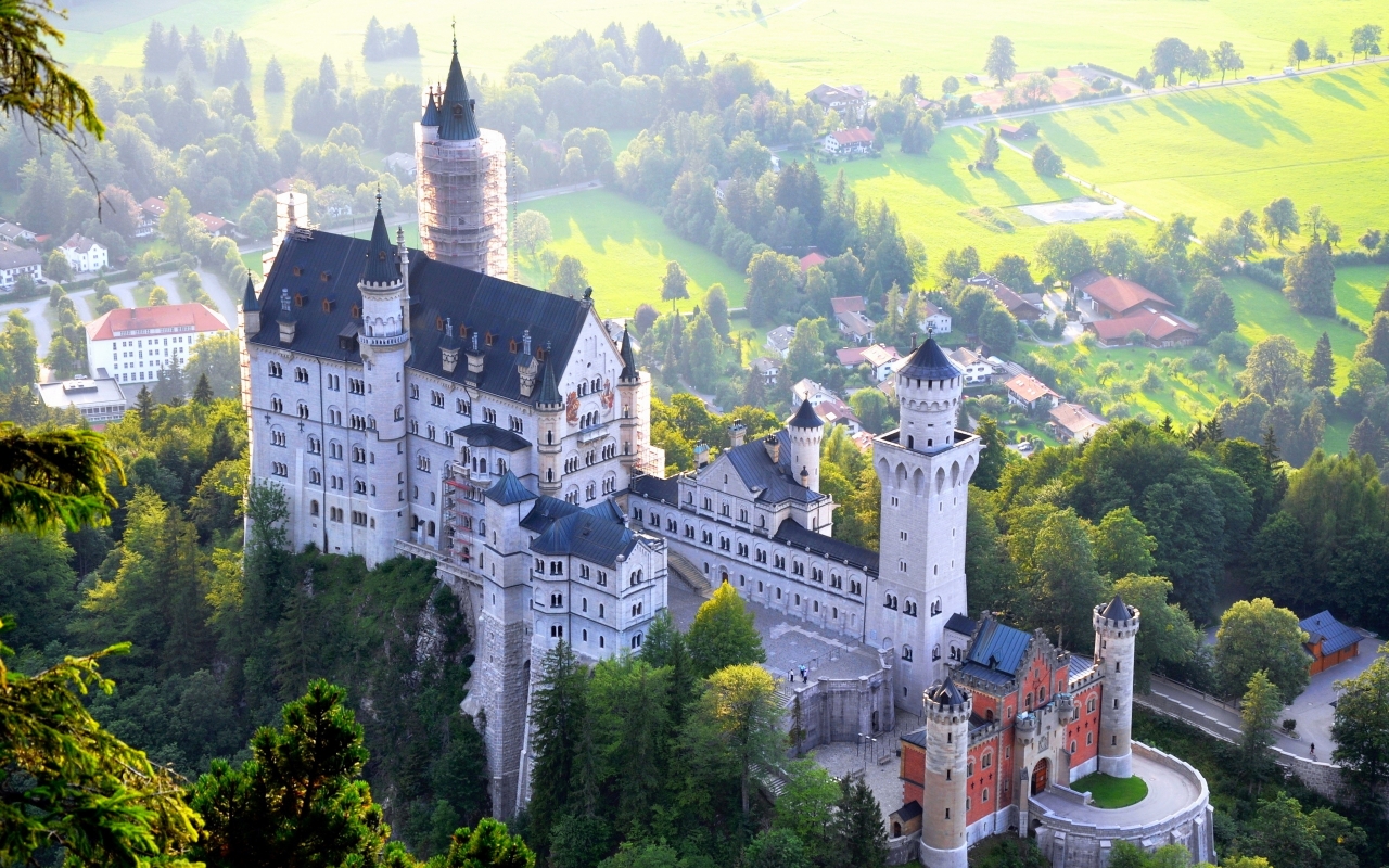 Neuschwanstein Castle View for 1280 x 800 widescreen resolution