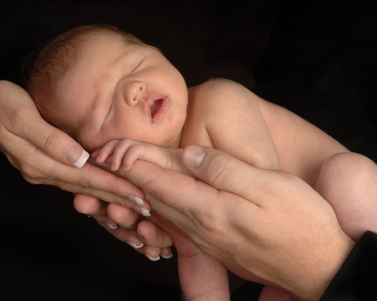 Newborn Baby for 1280 x 1024 resolution