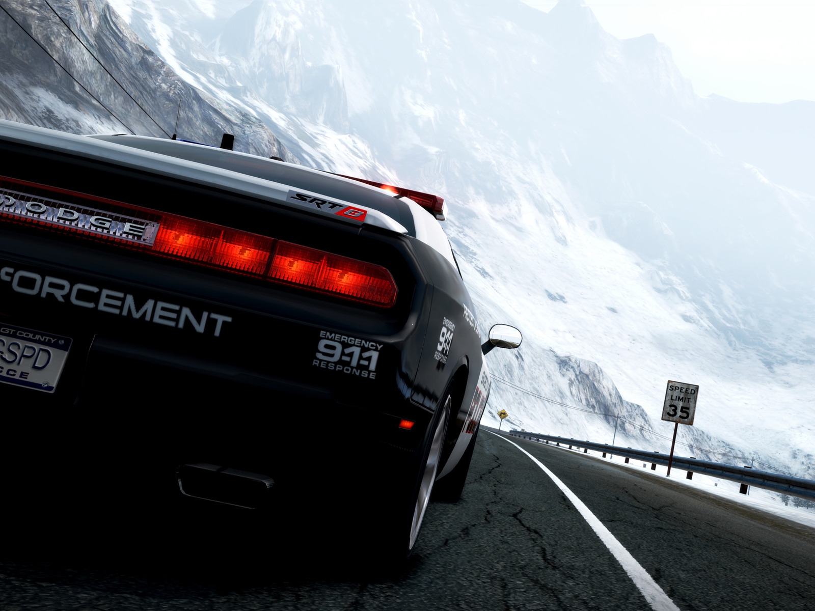 NFS Hot Pursuit Police Car for 1600 x 1200 resolution