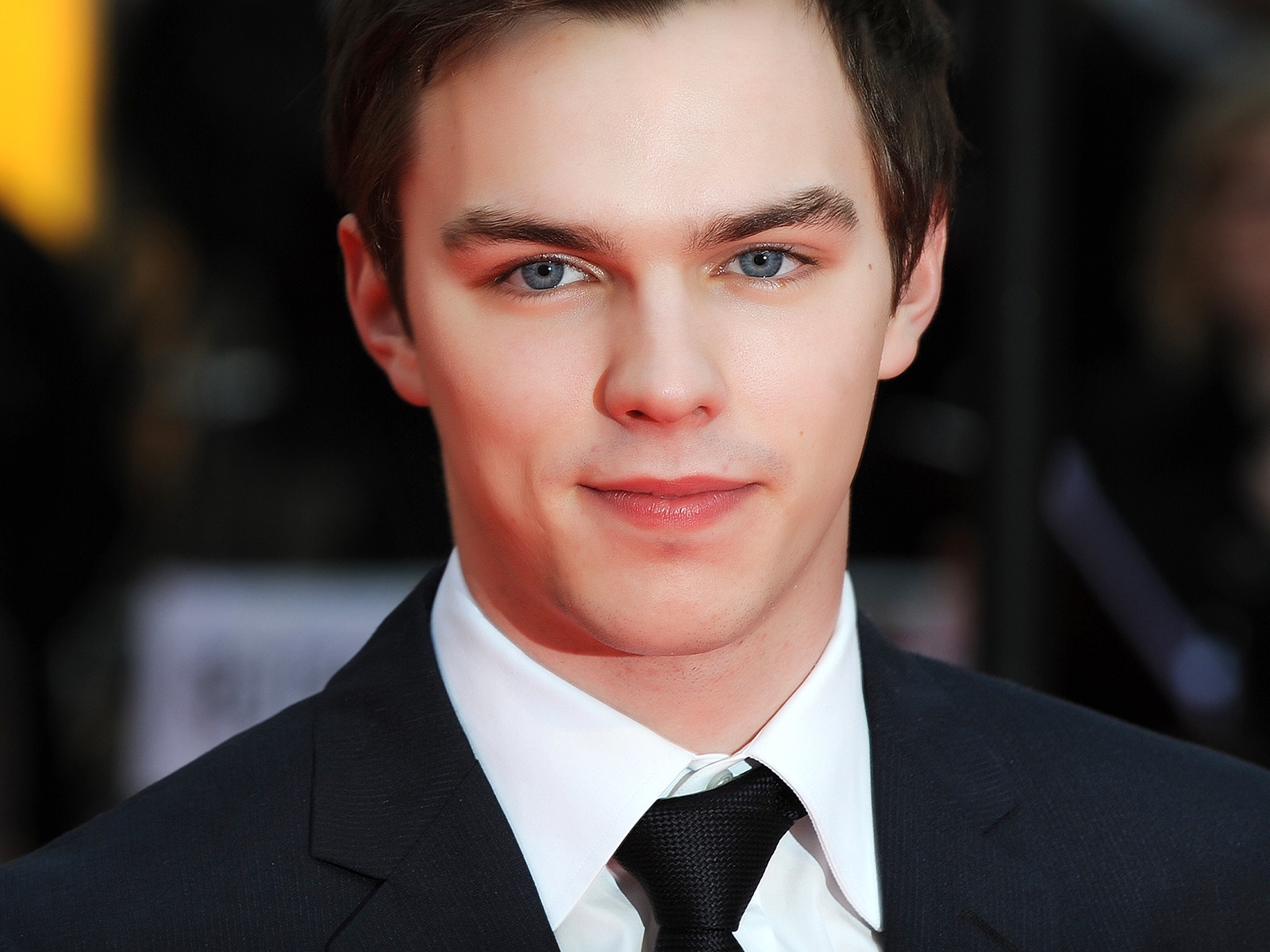 Nicholas Hoult Actor for 1600 x 1200 resolution