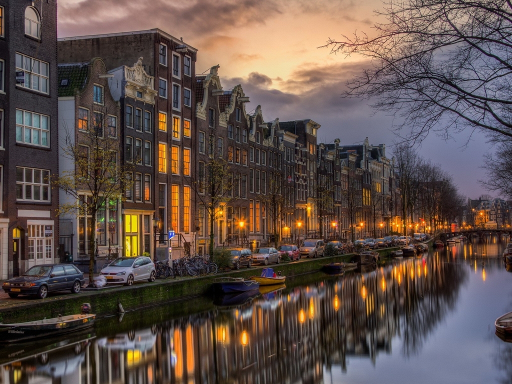 Night in Amsterdam for 1024 x 768 resolution
