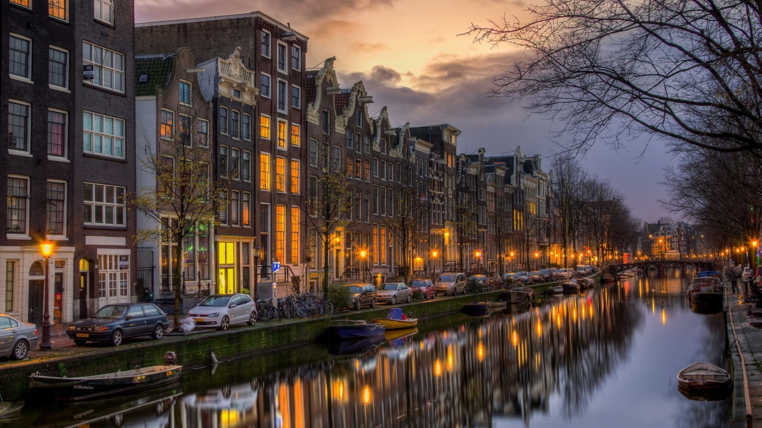 Night in Amsterdam for 1536 x 864 HDTV resolution