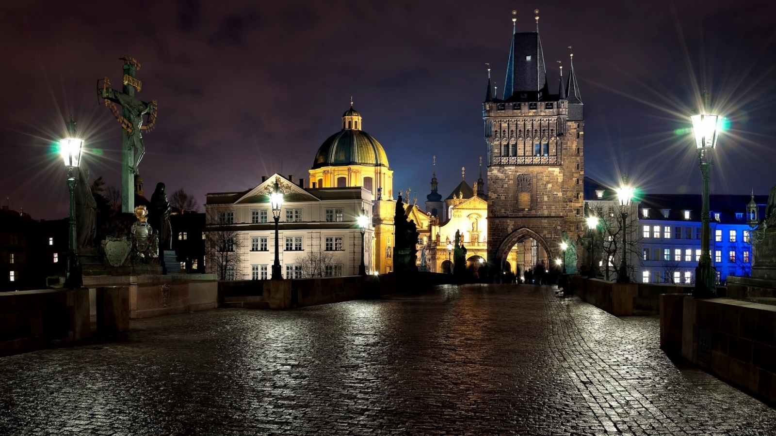 Night in Prague for 1600 x 900 HDTV resolution