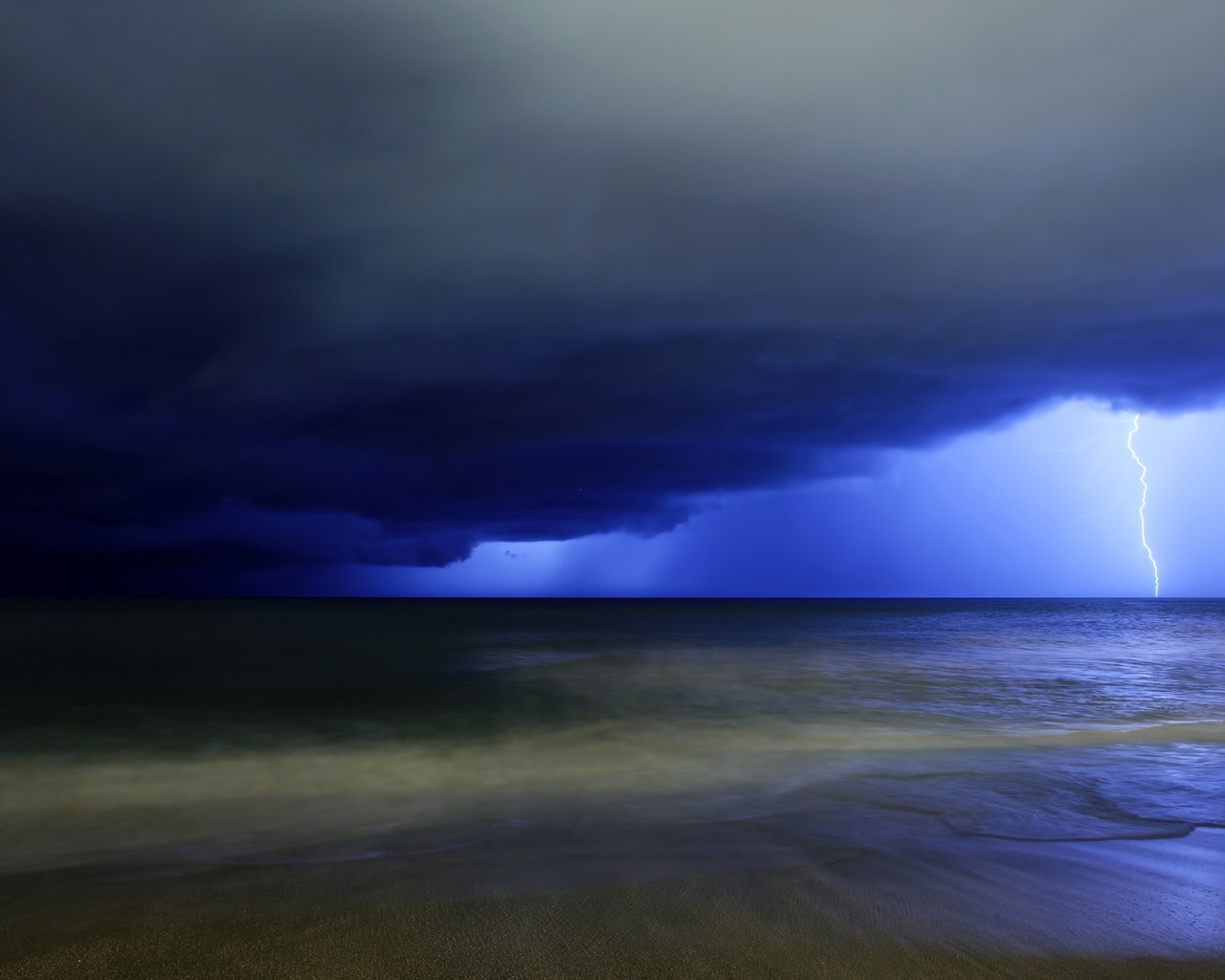 Night Storm for 1280 x 1024 resolution