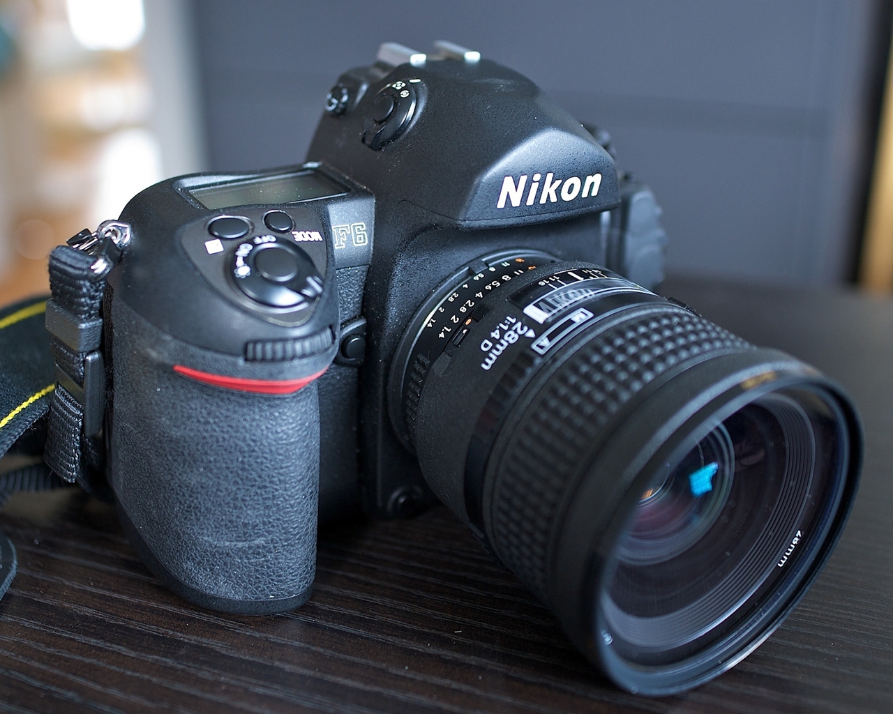Nikon F6 for 1280 x 1024 resolution