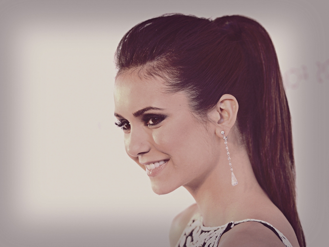 Nina Dobrev Vintage for 1152 x 864 resolution