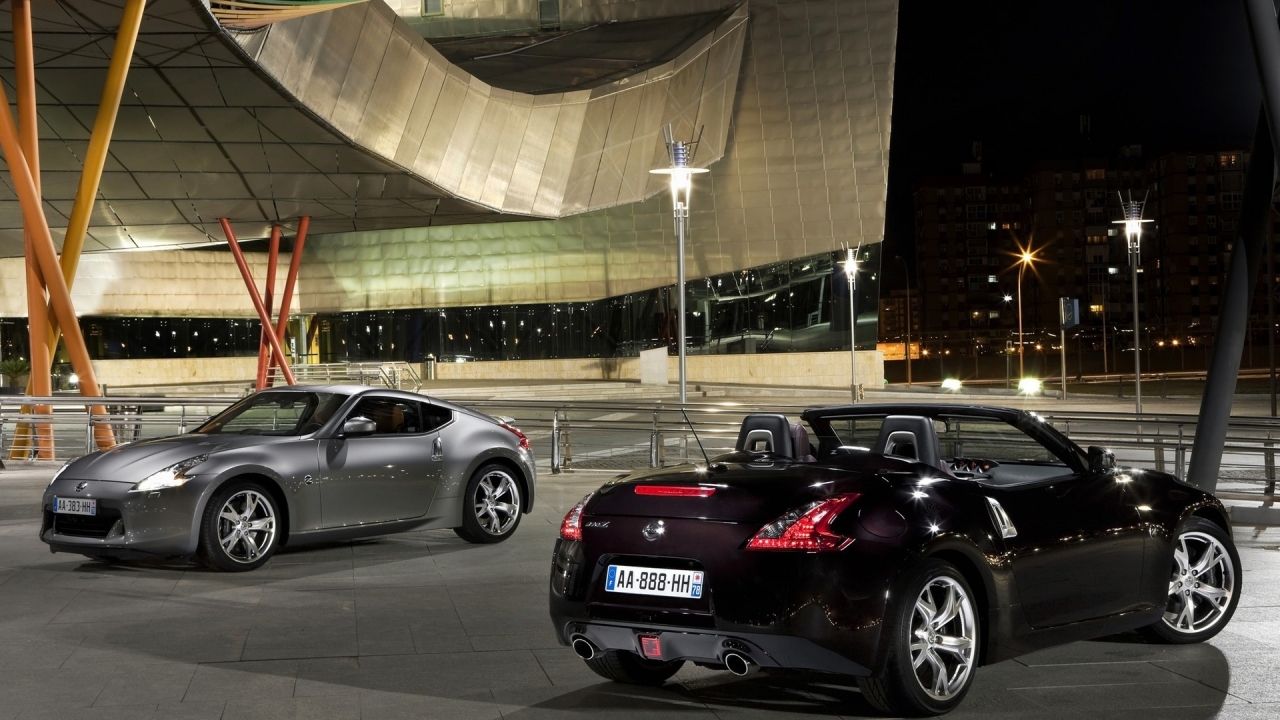 Nissan 370 Z Coupe And Cabrio for 1280 x 720 HDTV 720p resolution