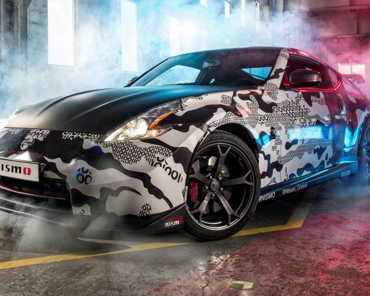 Nissan 370Z NISMO Front for 1280 x 1024 resolution