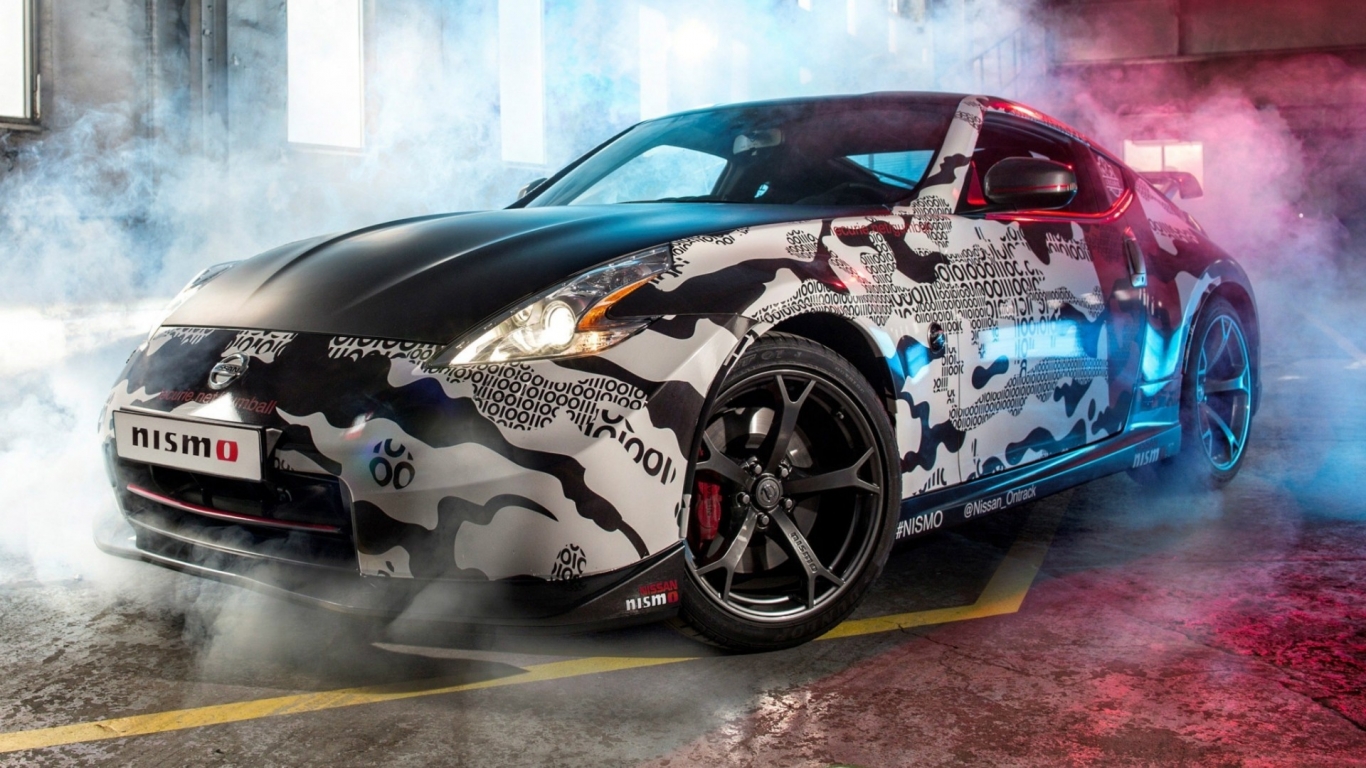 Nissan 370Z NISMO Front for 1366 x 768 HDTV resolution