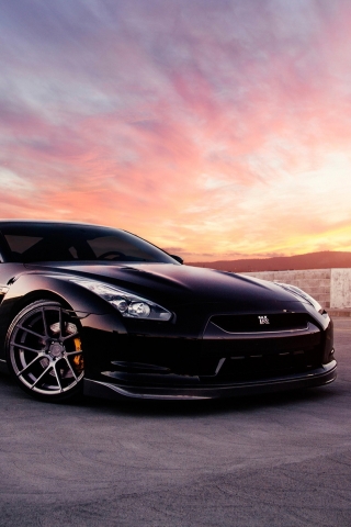 Nissan GT-R for 320 x 480 iPhone resolution