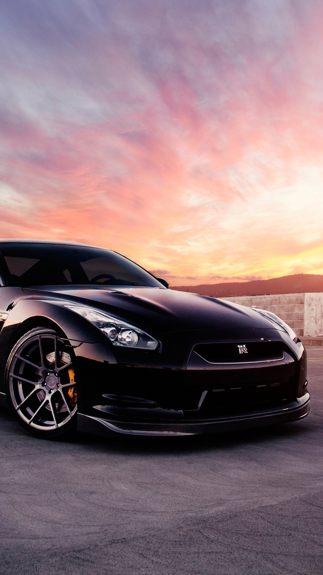 Nissan GT-R for 640 x 1136 iPhone 5 resolution
