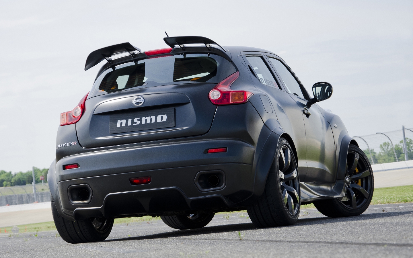 Nissan Juke R Nismo Back View for 1440 x 900 widescreen resolution