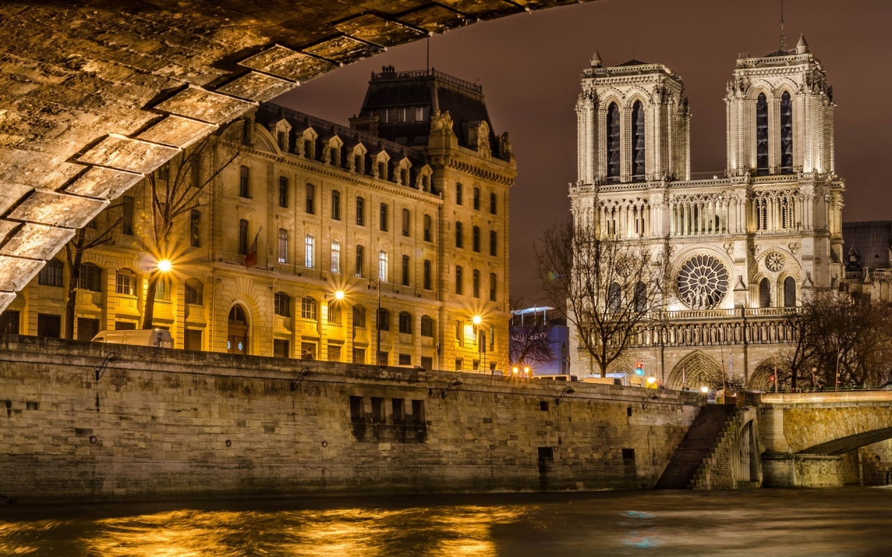 Notre Dame de Paris Front View for 1280 x 800 widescreen resolution