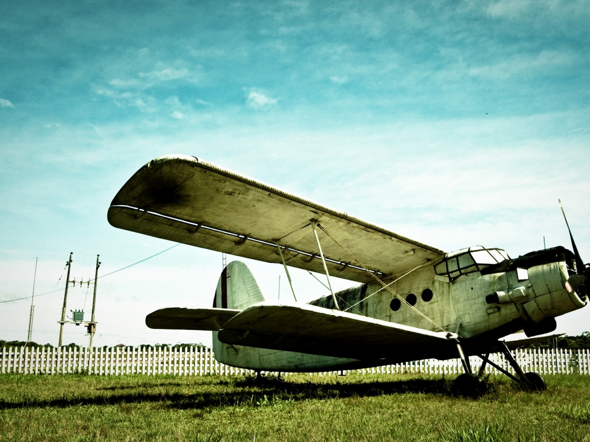 Old Airplane for 1152 x 864 resolution